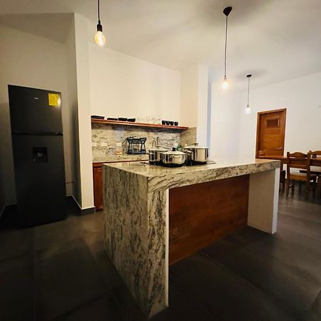 Suite Golden Beach Puerto Villamil Exterior photo